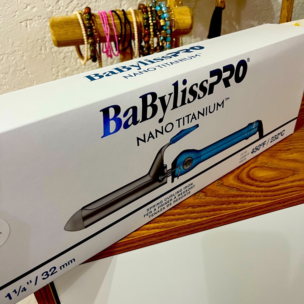 New Babyliss curling iron 1 1/4